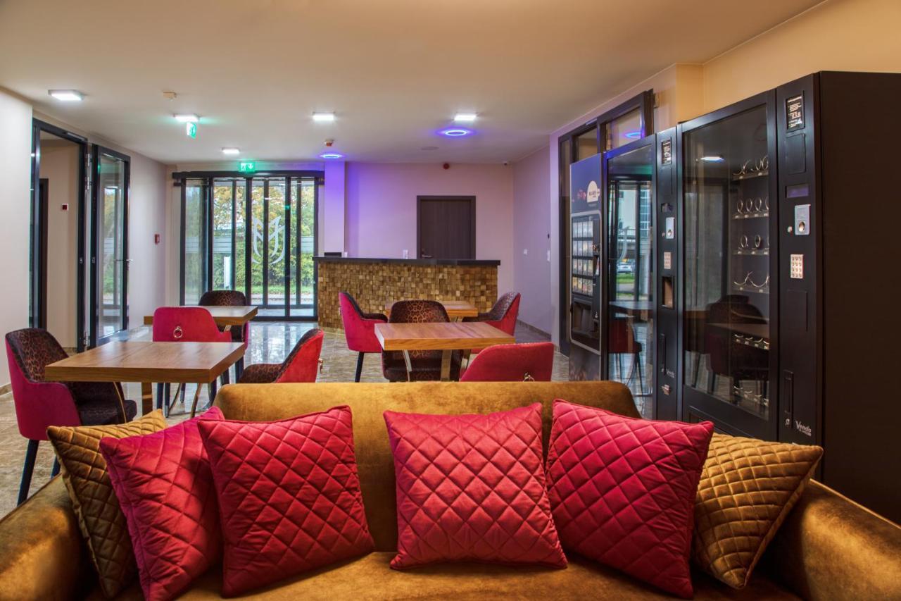 Work & Sleep Boardinghouse Hostel